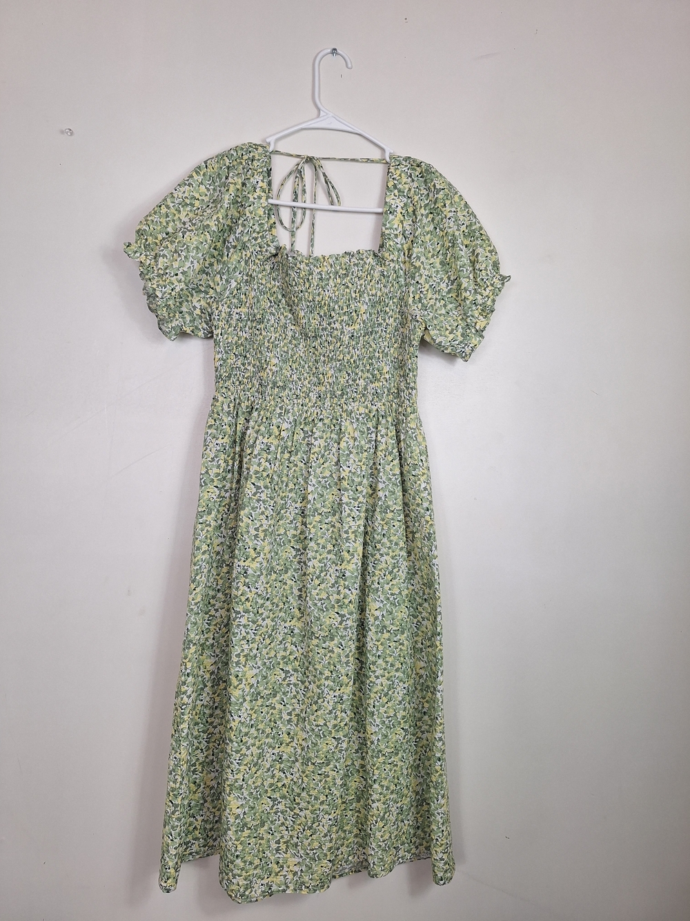 Smocked Puff Sleeve Midi Dress in Green Floral